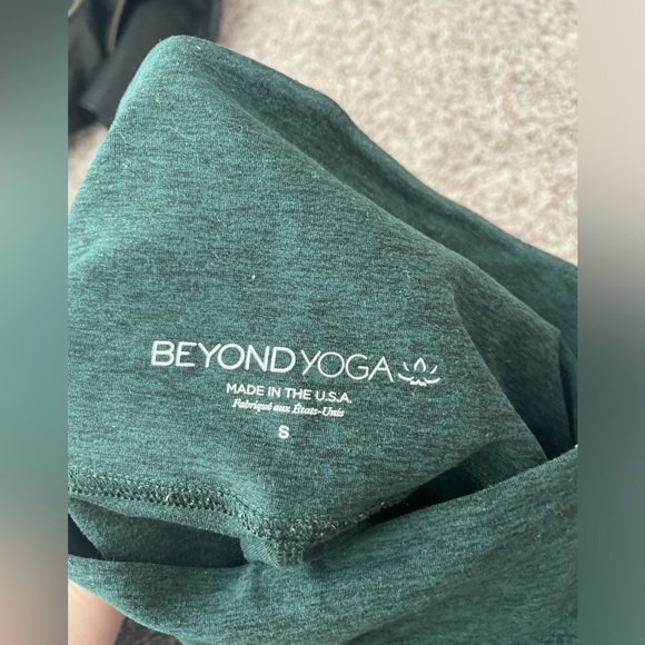 Beyond yoga size S green studio 3 legging - Picture 1 of 2